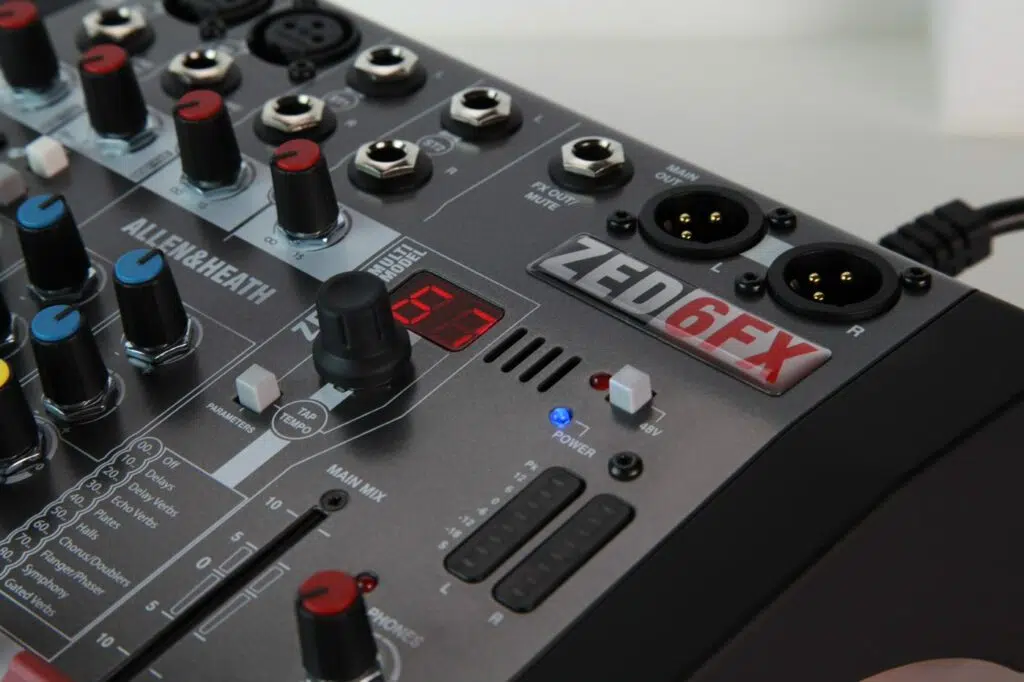 Allen & Heath ZED-6FX 4 Input Mixer with Effects - Image 4
